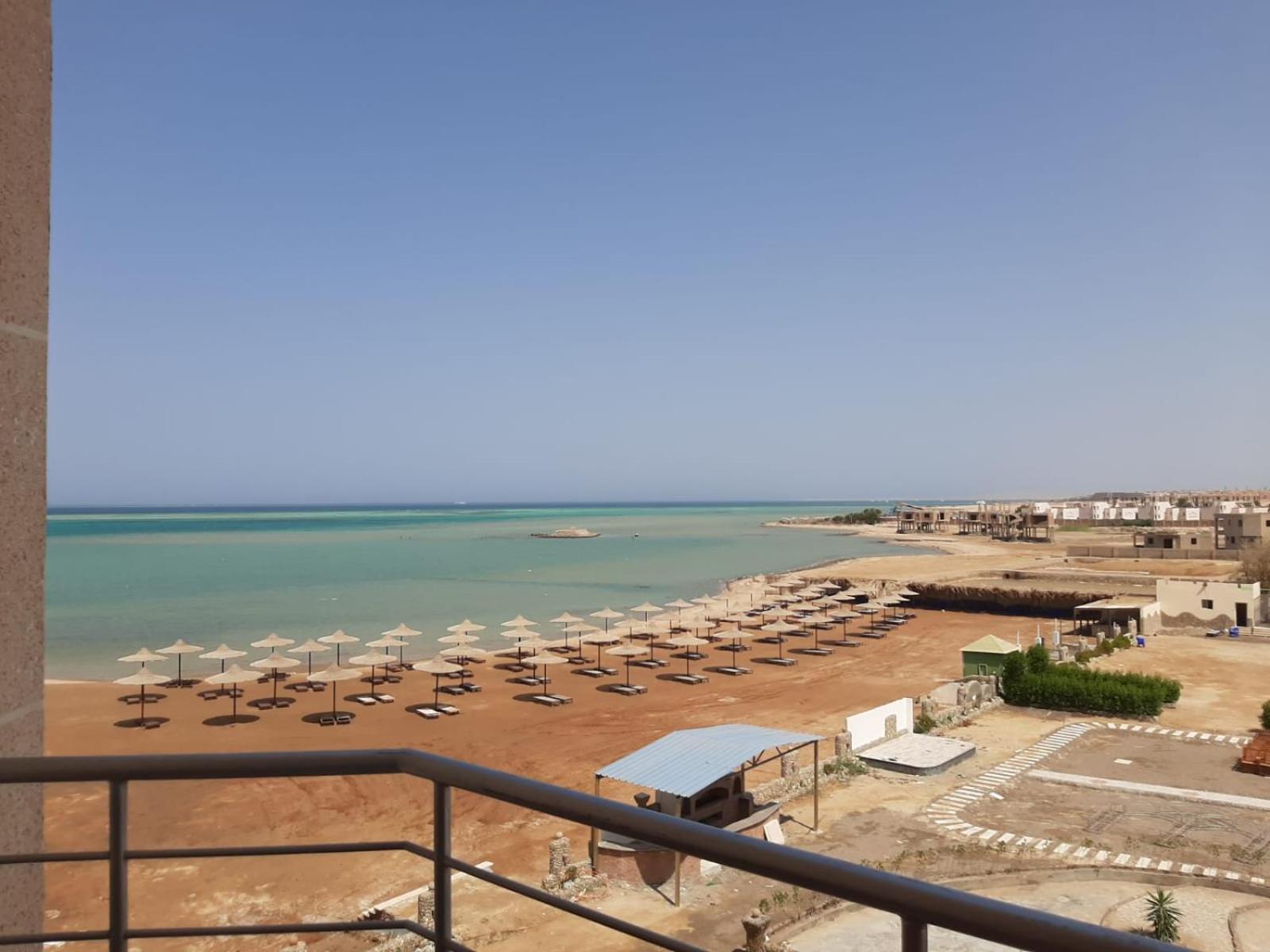 Апарт отель Casablanca Beach For Families And Couples Only Хургада Экстерьер фото